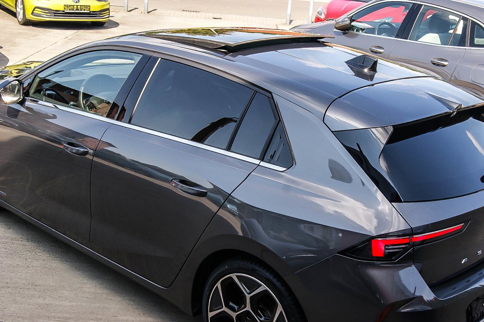 Fahrzeugabbildung Opel Astra L 1.5 Diesel ULTIMATE Aut HEADUP ANHZV LED