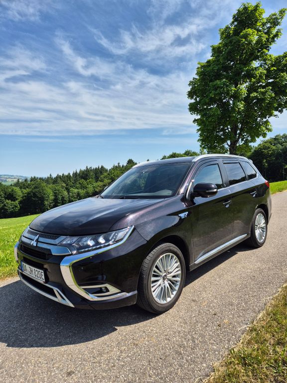 Image of Mitsubishi Outlander
