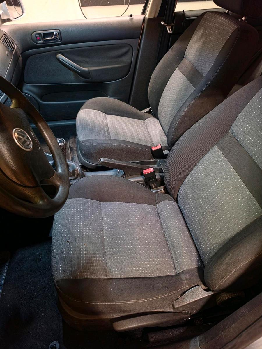 Volkswagen Golf 2004 — photo 12