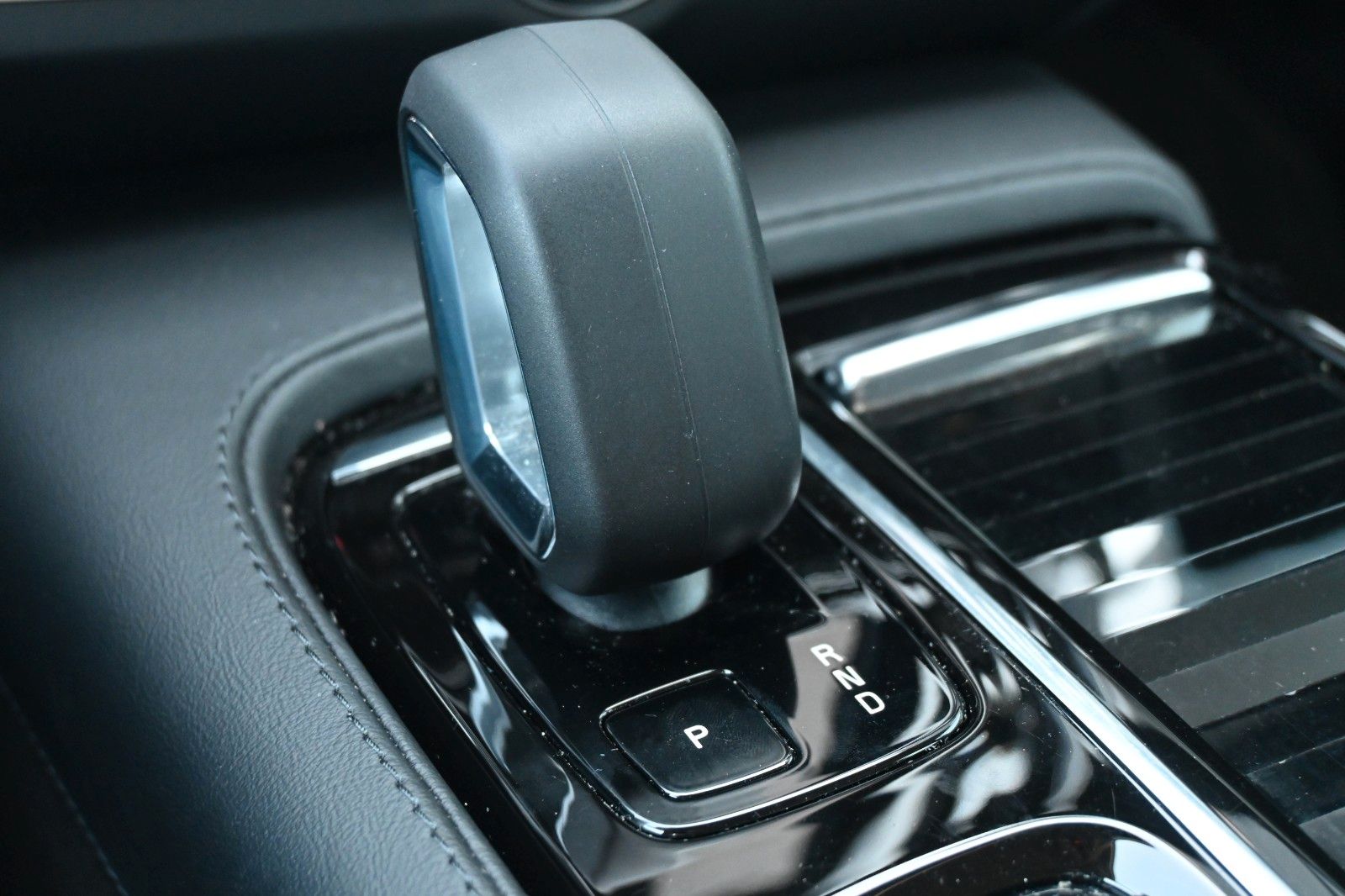 Fahrzeugabbildung Volvo V90 T6 PHEV AWD  Core Bright*AHK*Voll LED*Alarm*