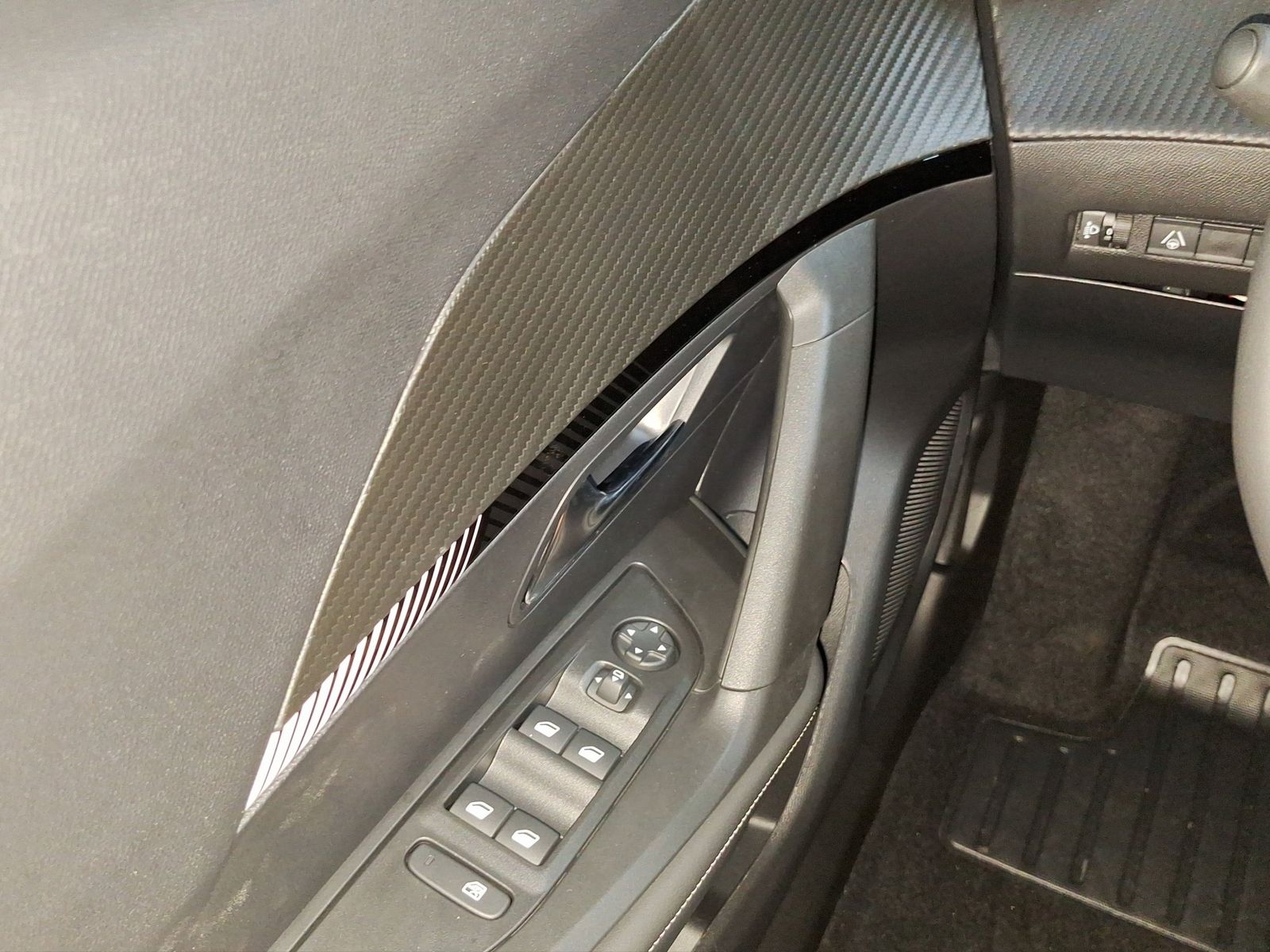 Peugeot 2008 - Bild 11