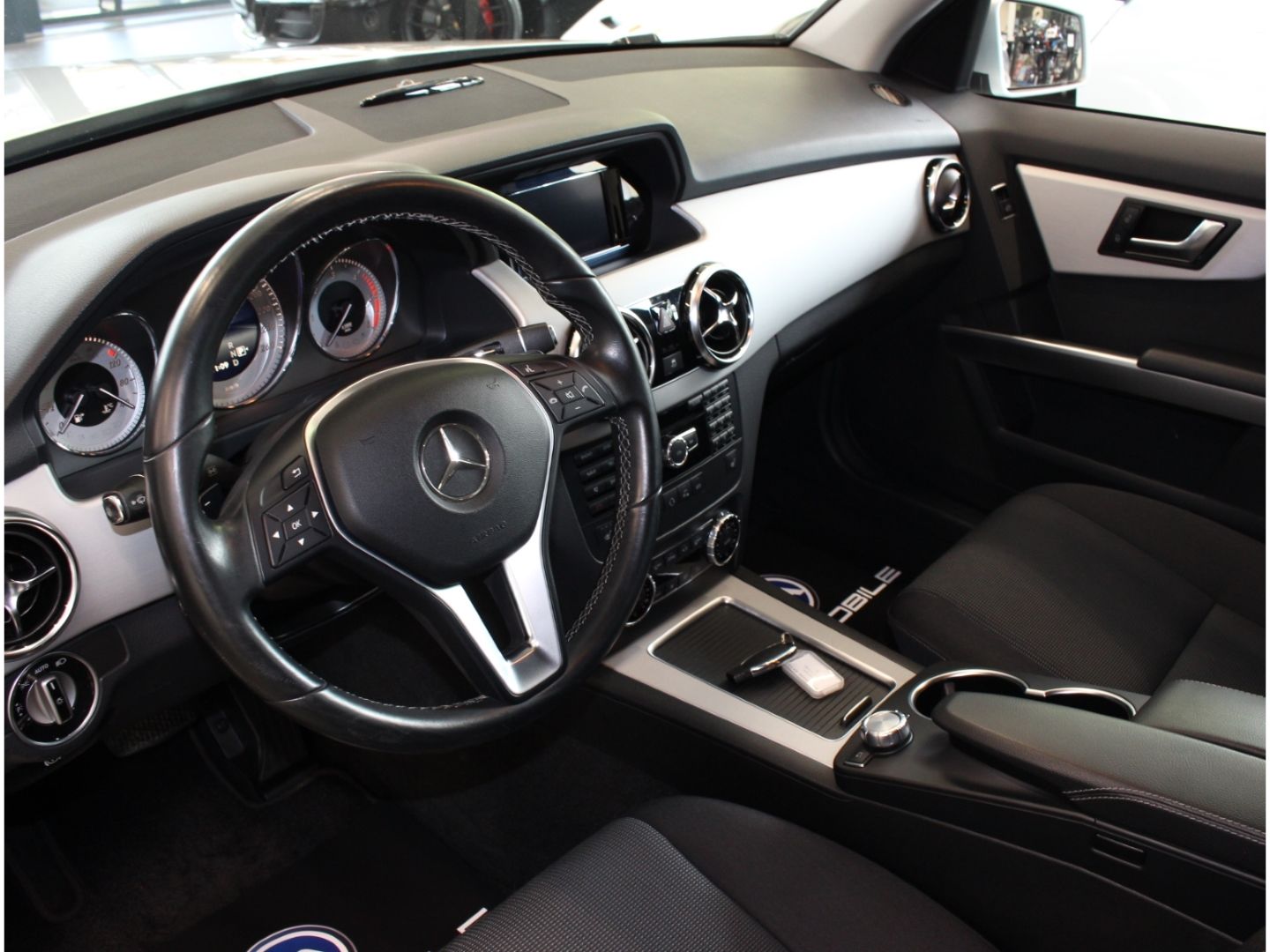 Fahrzeugabbildung Mercedes-Benz GLK 250 CDI BlueTec 4Matic DPF