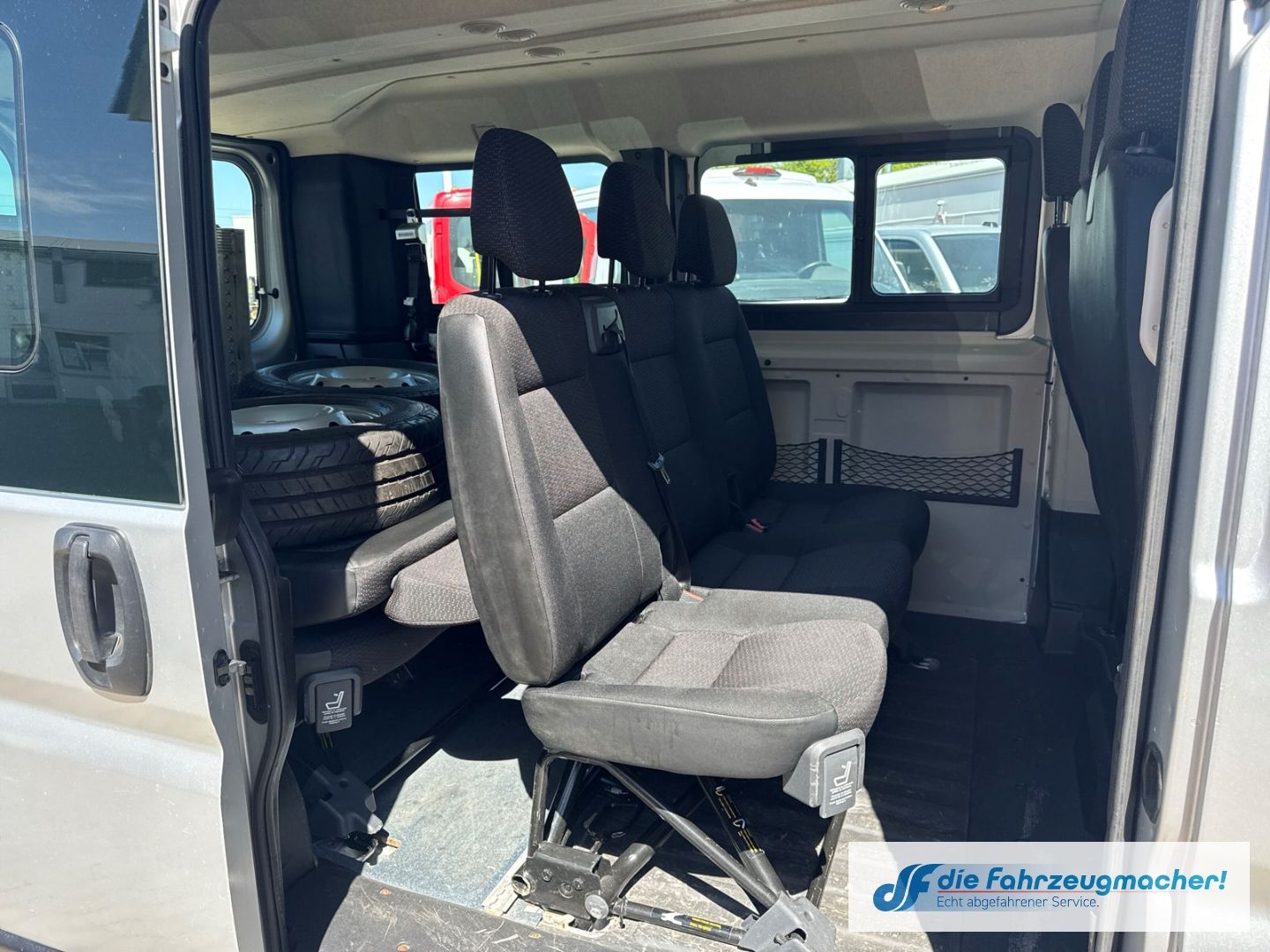 Fahrzeugabbildung Peugeot Boxer Kasten 330 L1H1 Pro BlueHDi 140 Stop&Start