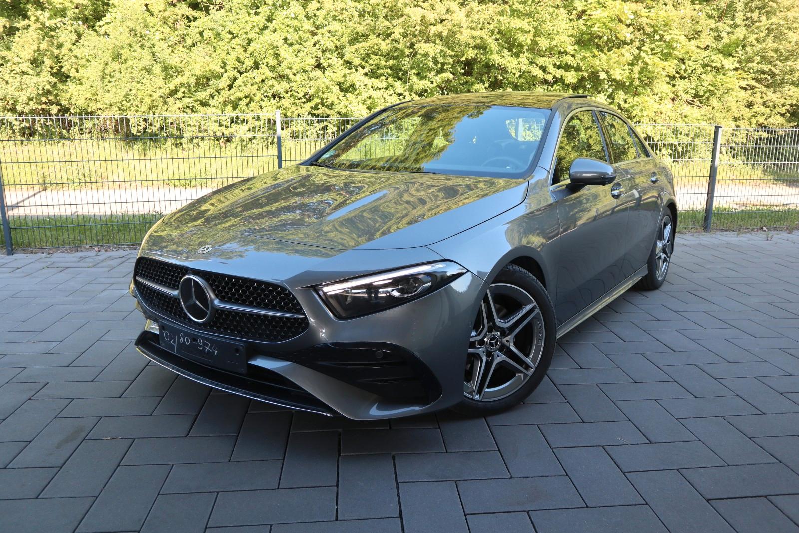 Mercedes-Benz A 180 d Limousine*AMG line*Panorama*360°*KeyLess