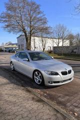 BMW E92 325i - BMW 3 Series aus 2007: Coupe
