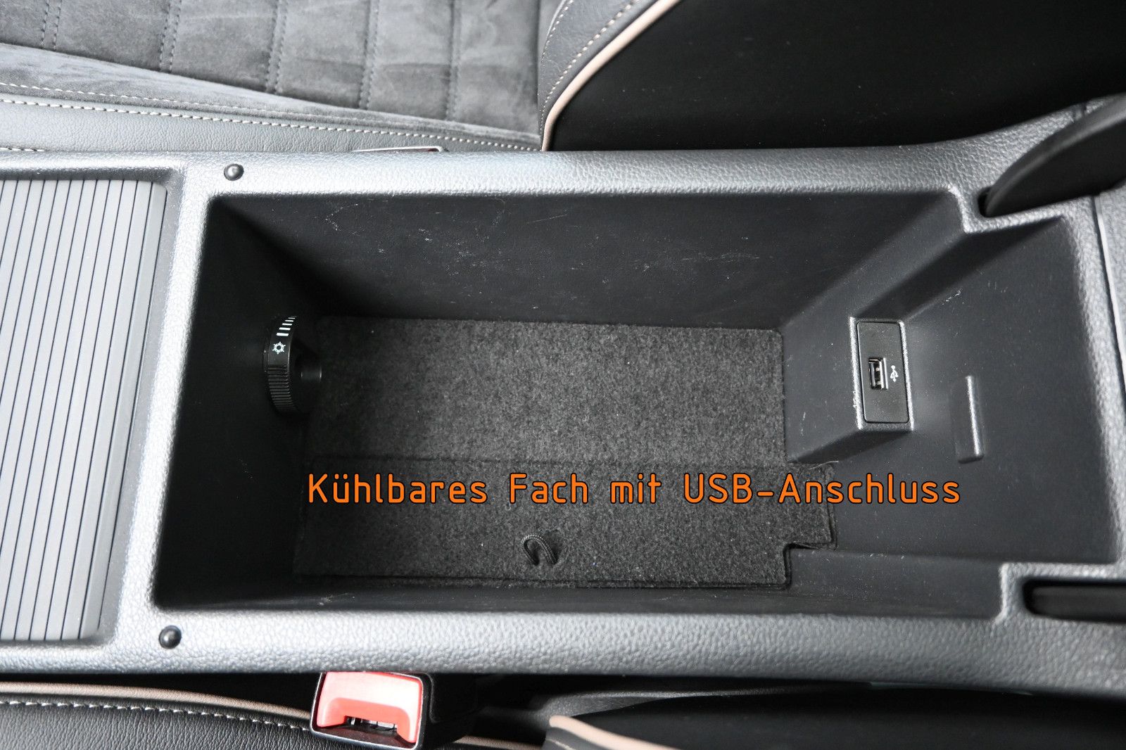 Fahrzeugabbildung SKODA Superb 2.0 TDI DSG 4x4 SCOUT Combi °ACC°AHK°STHZ