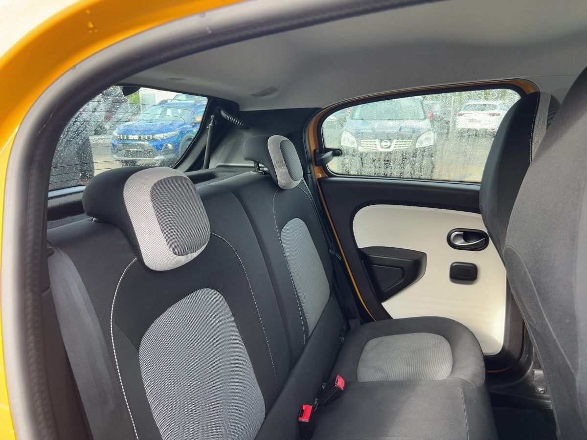 Fahrzeugabbildung Renault Twingo ZEN SCe 65 - mit KI generiert/bearbeitet