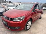 Volkswagen Touran Highline Automatik SHZ AHK Panorama PDC - Volkswagen Touran: Rot