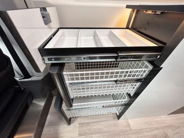 Westfalia Sven Hedin ACC LED AHK Markise Fußbodenheizung
