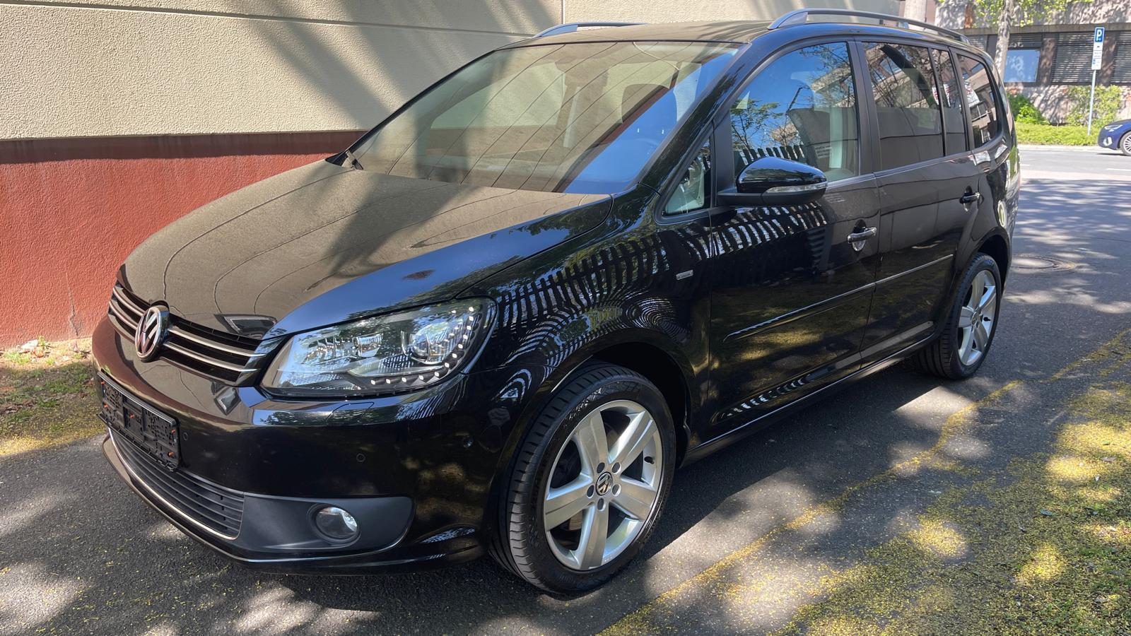 Volkswagen Touran Life Panoroma Klimaautomatik LMF SHZ PDC