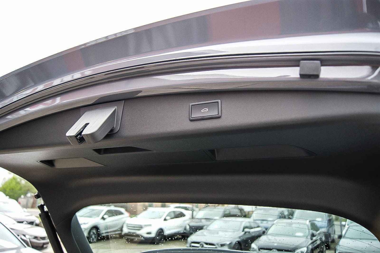 Fahrzeugabbildung CUPRA Leon Sportstourer e-Hybrid PANORAMA CARPLAY ACC