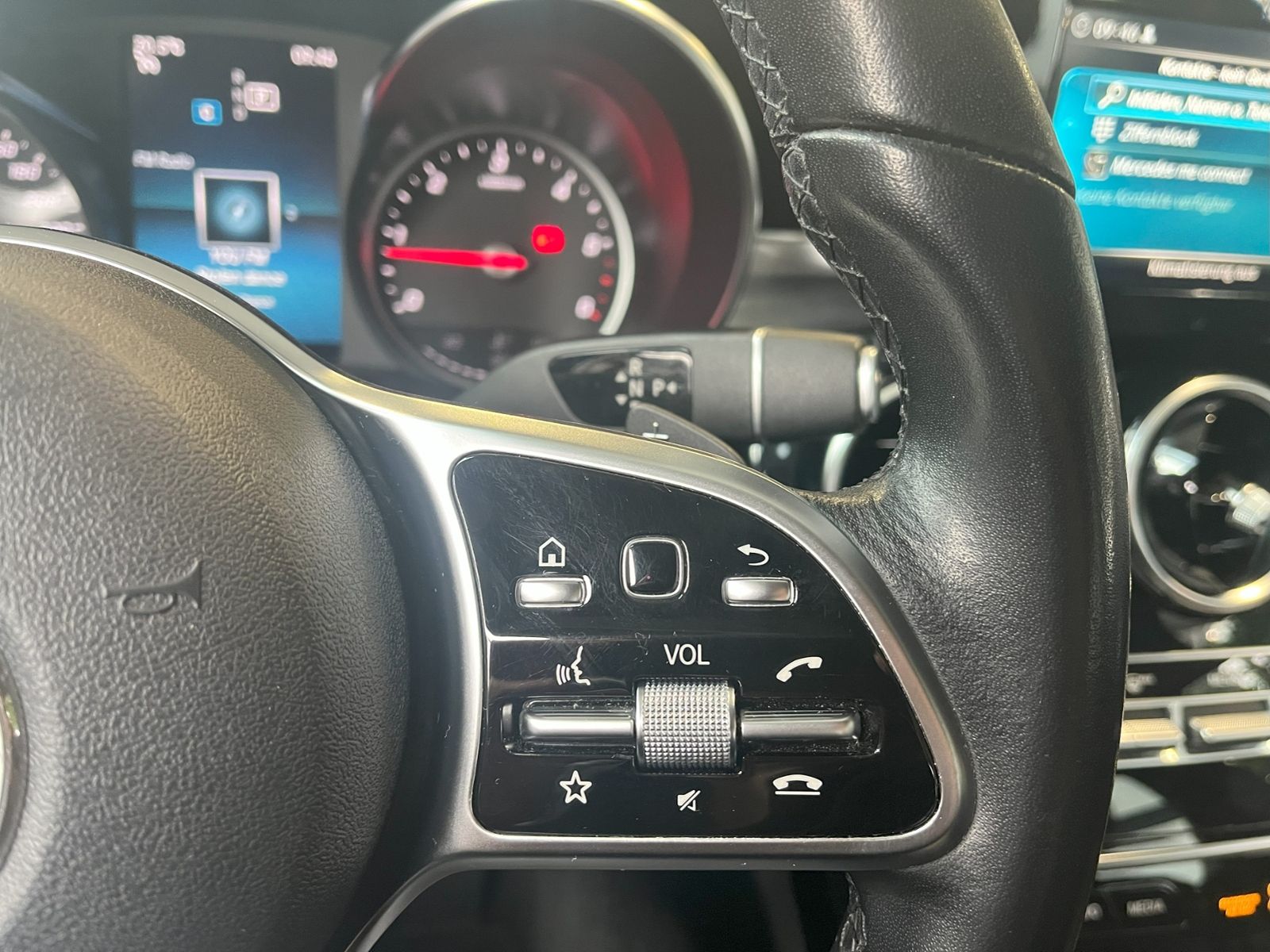 Fahrzeugabbildung Mercedes-Benz C 220 d 9G-TRONIC LED NAVI KAMERA NIGHT PAKET