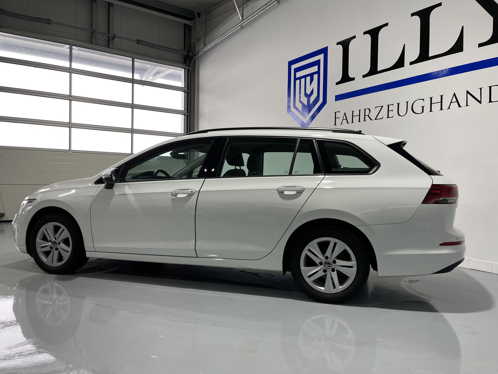 Fahrzeugabbildung Volkswagen Golf 2.0 TDI*Life*LED*Navi*ACC*Lane*PDC*SHZ*