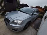 Toyota Avensis Travel 2,2-l-D-CAT Travel - Toyota Avensis: Travel