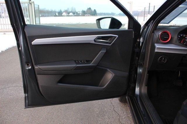 Arona FR TSI DSG AHK Navi LED Sitzhzg. Ganzjahre