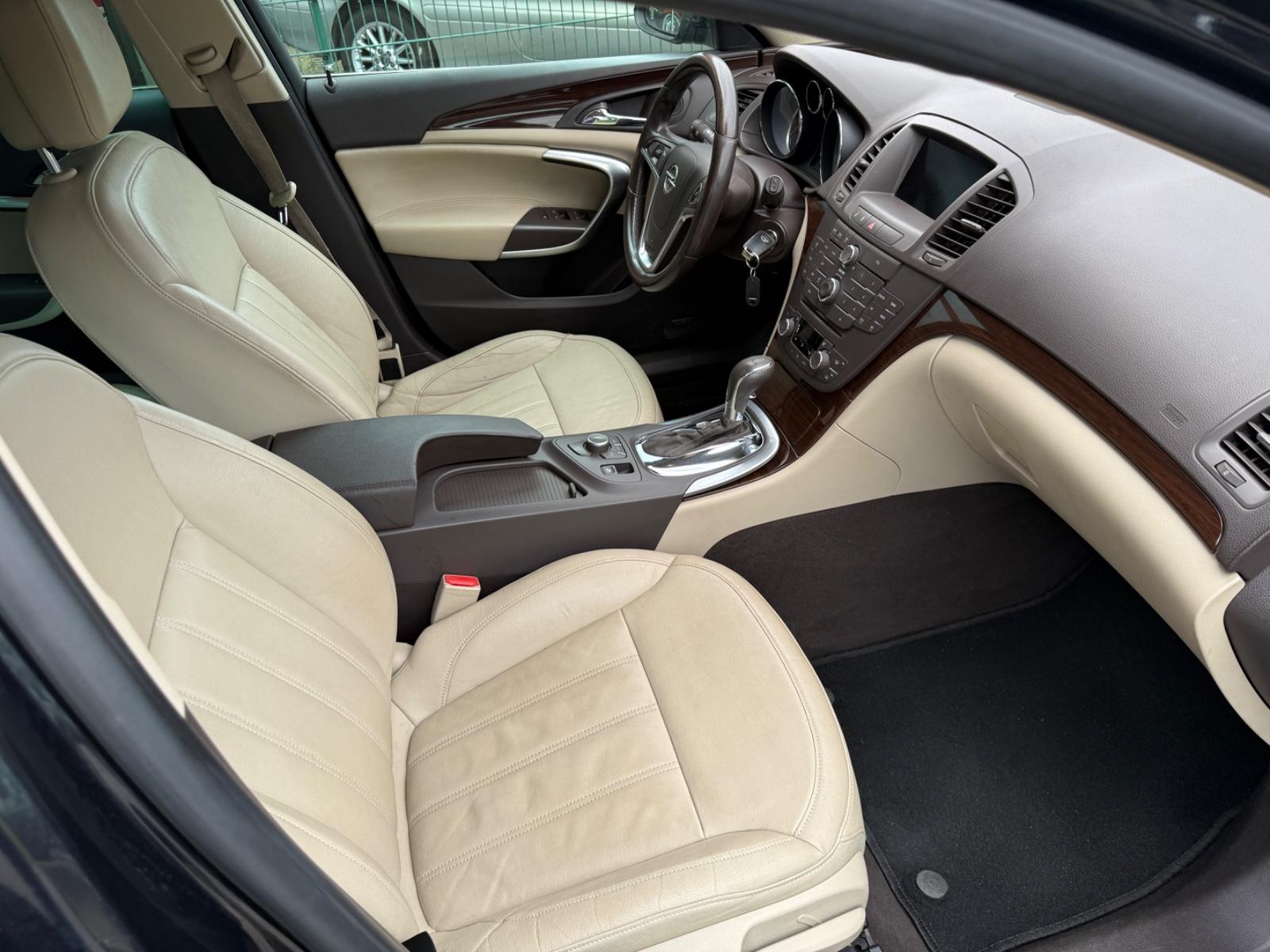 Opel Insignia 2013 — photo 10
