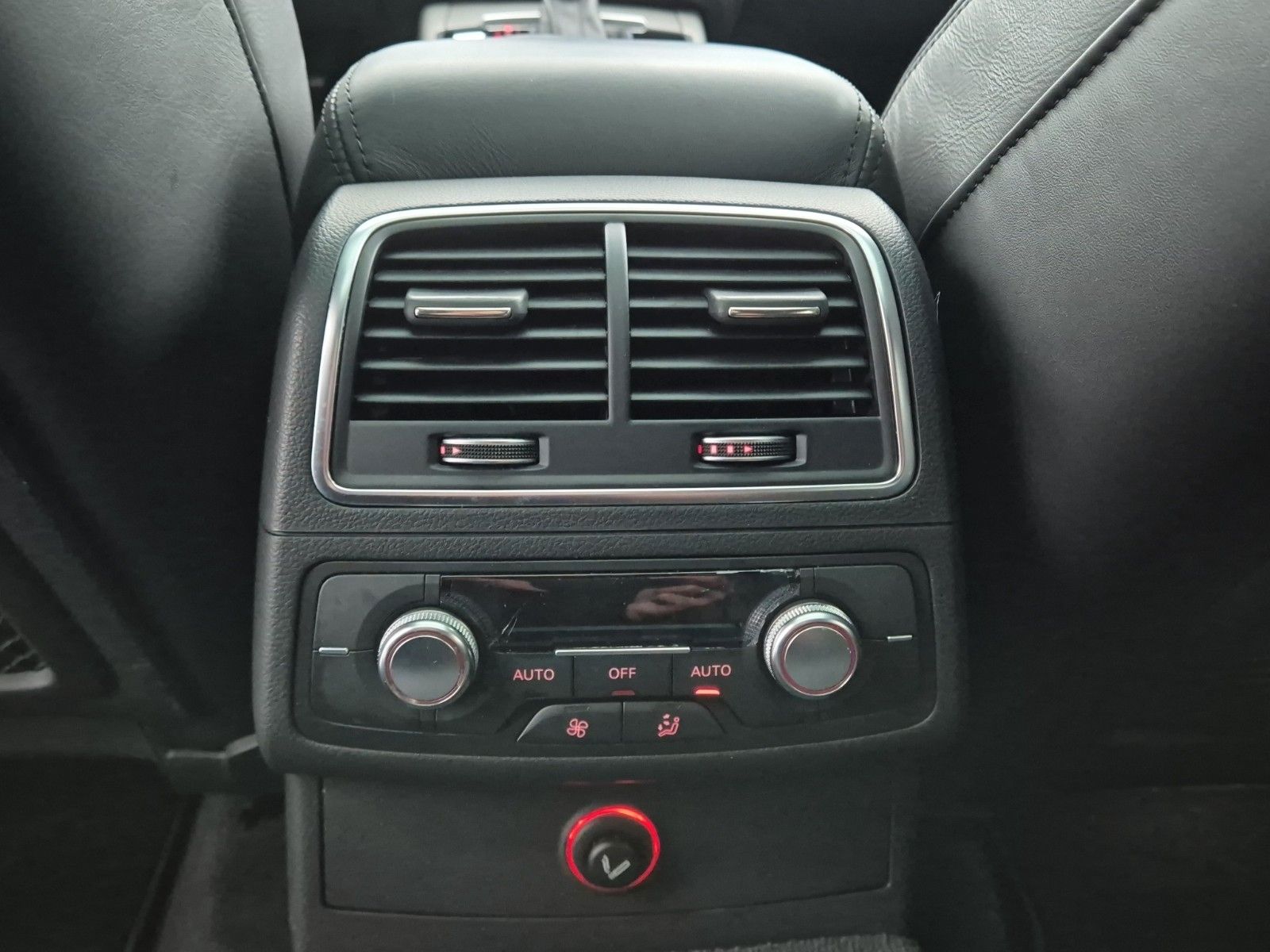 Fahrzeugabbildung Audi A6 AV 3.0TDI QUAT S LINE HUD BOSE MEMORY RAUTE