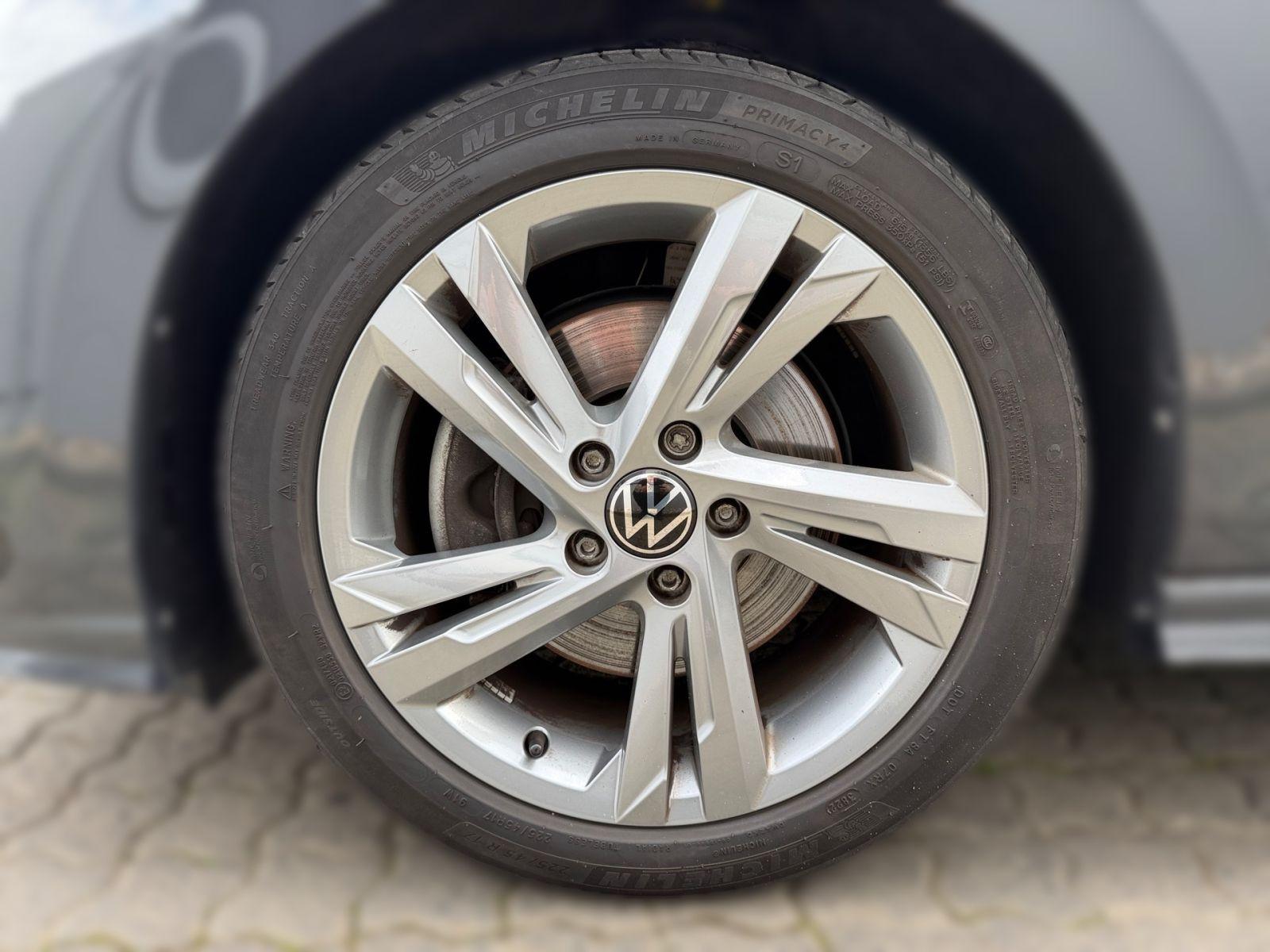 Volkswagen Golf VIII Variant 2.0 TDI DSG R-Line Navi Sprach