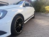 Mercedes-Benz A 180 7G AMG Optik 18Zoll Leder Navi PDC Night - gebrauchte Mercedes-Benz A 180 aus dem Jahr 2015