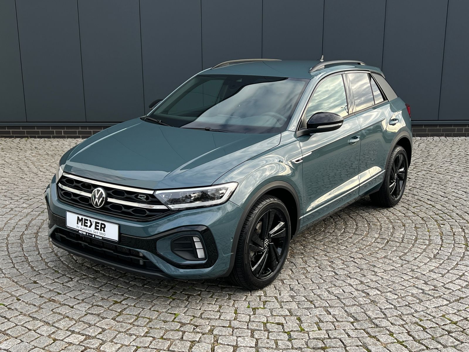 Fahrzeugabbildung Volkswagen T-Roc R-Line 1.5 TSI DSG *AHK, LED, Black Style,