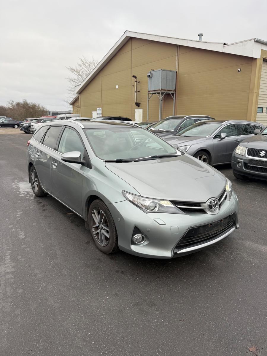 Toyota Auris Touring Executive 1.6 Petrol, Panorama