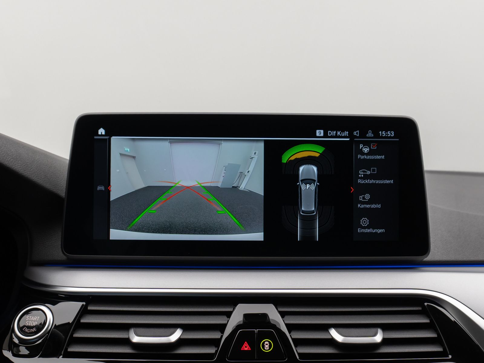 Fahrzeugabbildung BMW 530d Kamera HUD DAB Komfort Alarm Sport 19Zoll