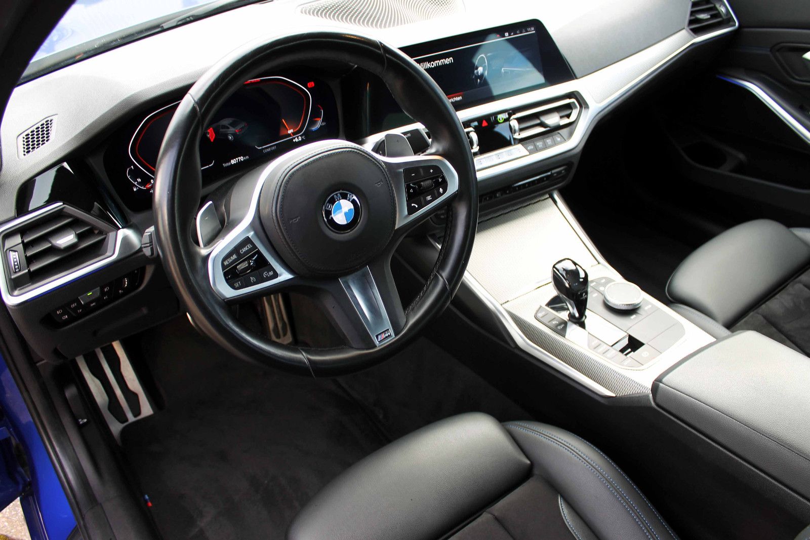 Fahrzeugabbildung BMW 320i xDrive MSport Steptr. Temp PDC KAM LED NAV