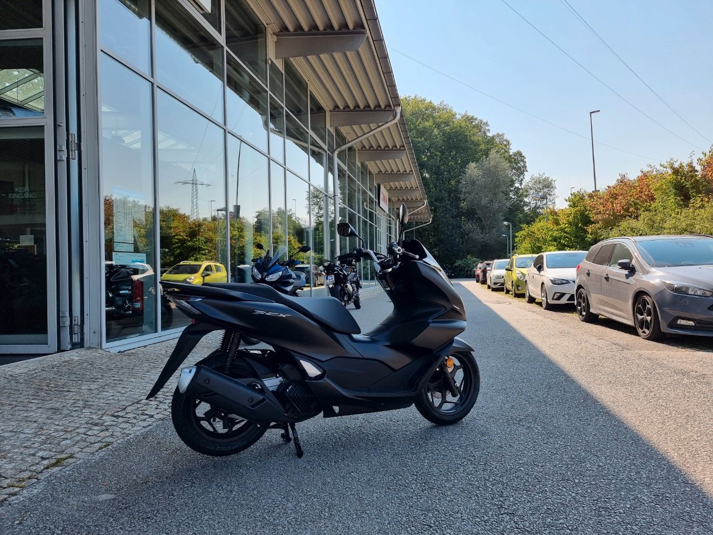 Fahrzeugabbildung Honda PCX 125 Modell 2024 sofort