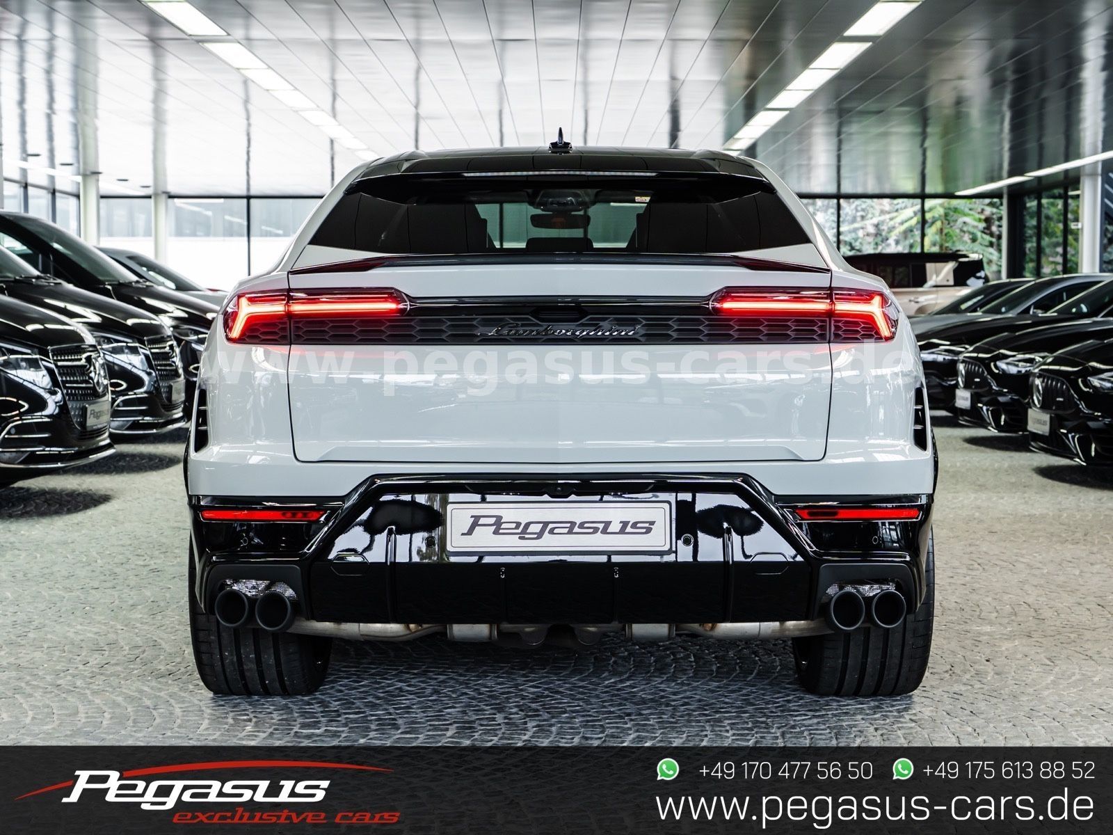 LAMBORGHINI Urus - 11