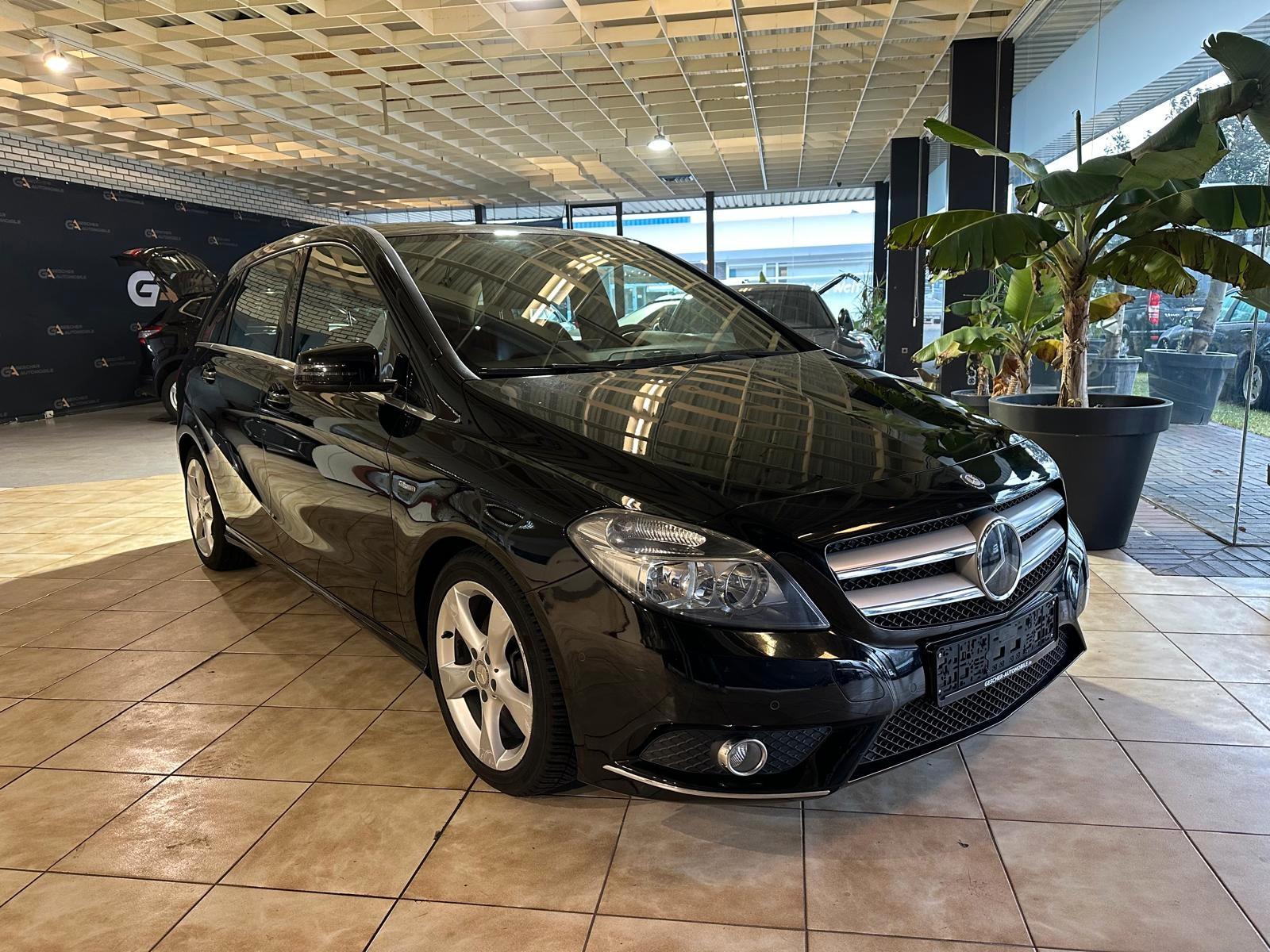 Mercedes-Benz B 180 CDI *AMG/Navi/SHZ/AHK*