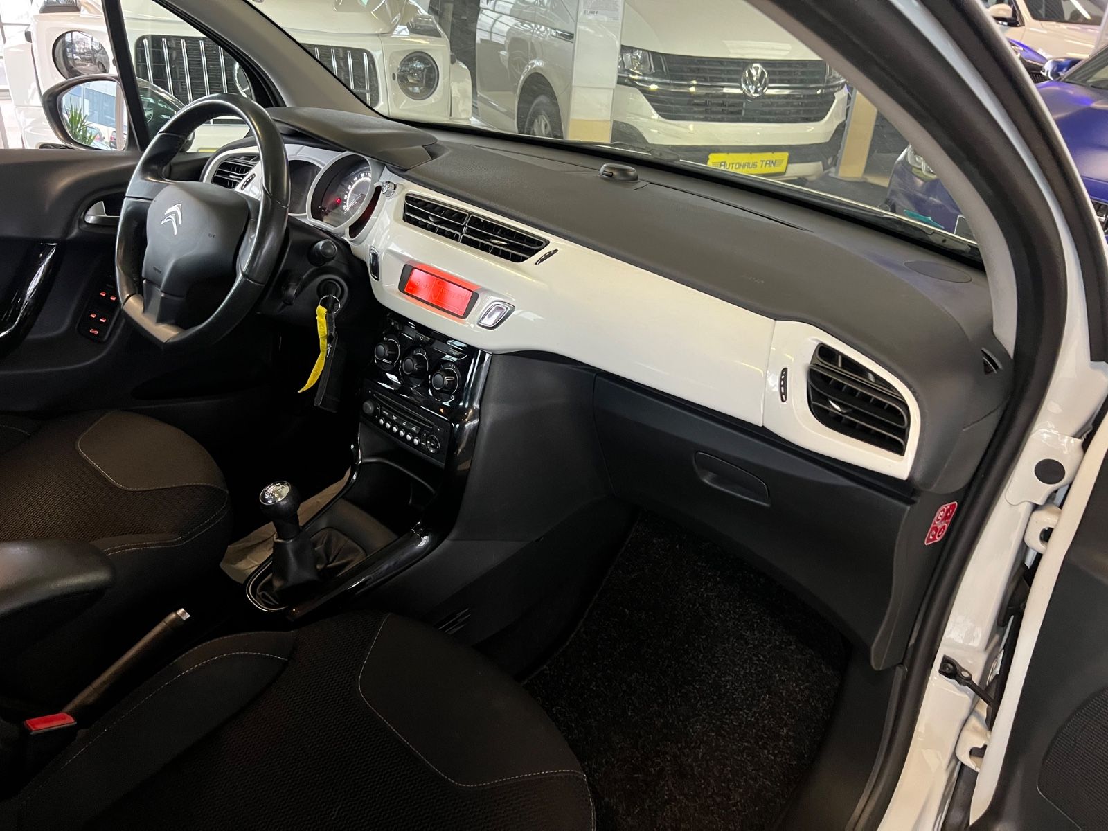 Fahrzeugabbildung Citroën C3 Selection * WENIG KILOMETER *