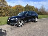 Volkswagen Touareg 3.0 V6 TDI SCR Tip BMT BlueMot AHK Pano - VW Touareg von privat