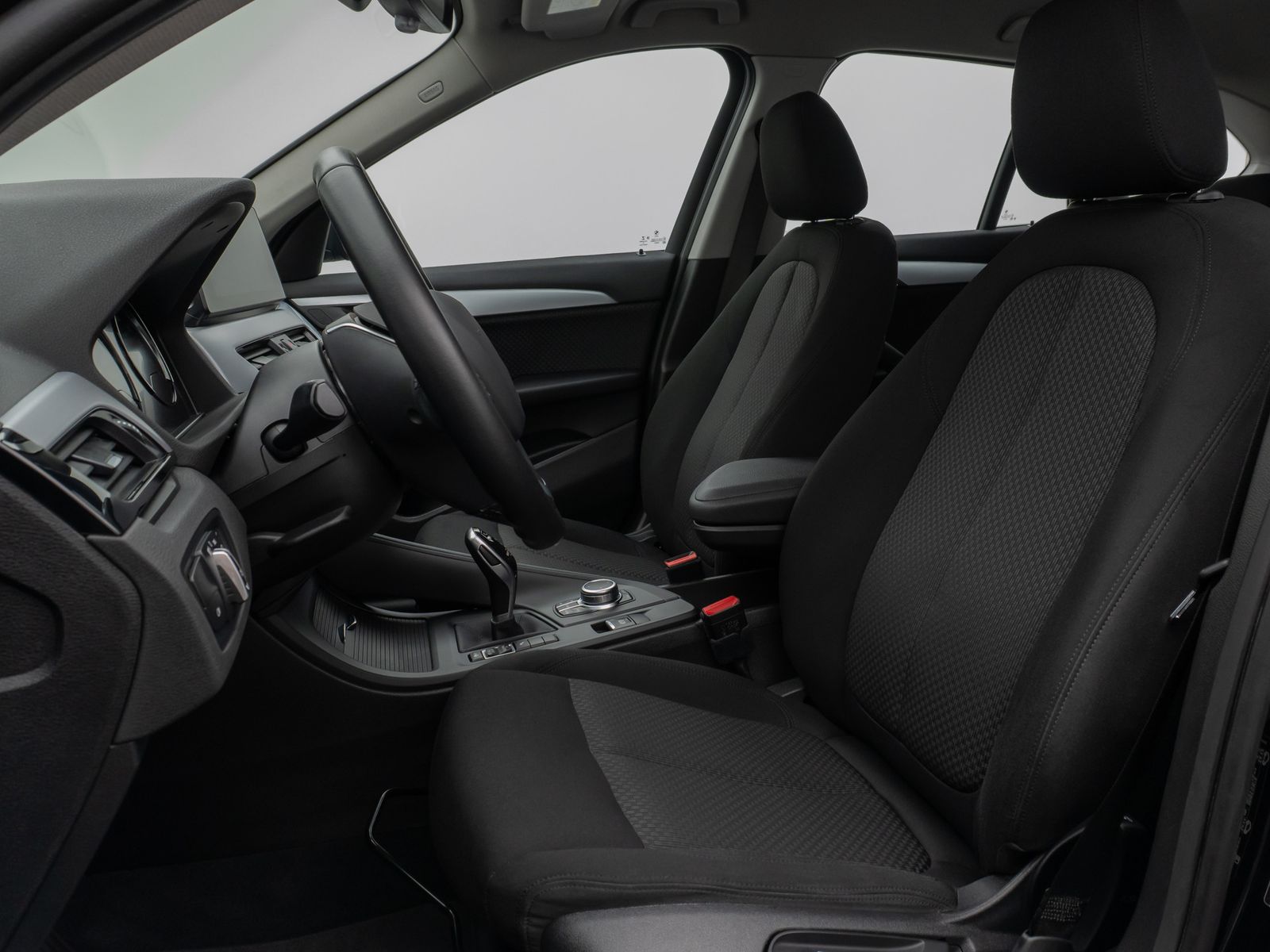 Fahrzeugabbildung BMW X1 sD20i Kamera HUD DAB Alarm Geschwindigkeitsre