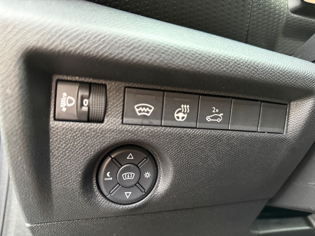 Fahrzeugabbildung Citroën C4 X PureTech 130 Stop&Start EAT8 MAX