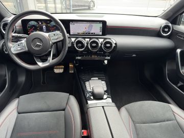 Bild 18 Mercedes-Benz A 180 A180 AMG LED Kamera MBUX PDC Teilleder