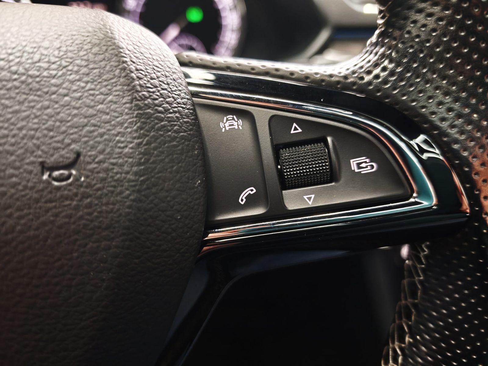 Skoda Superb Combi 2.0 TSI SportLine 4x4*Canton*Std...