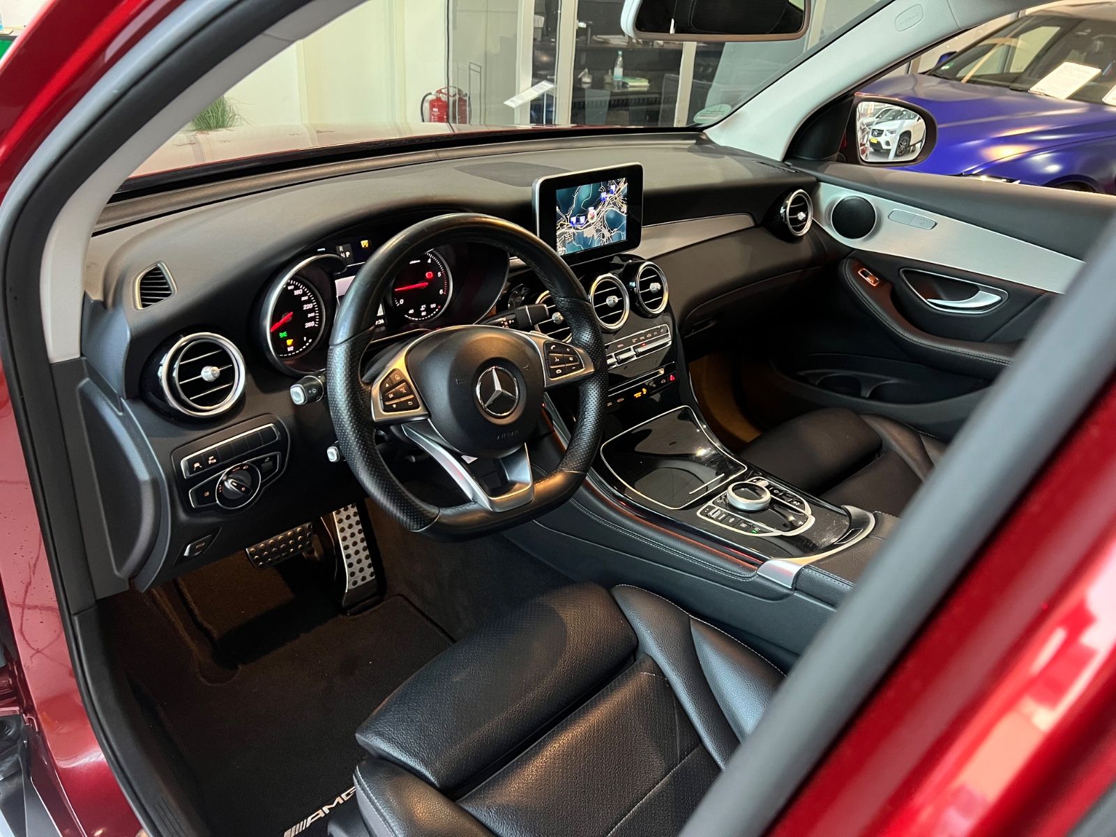 Fahrzeugabbildung Mercedes-Benz GLC 250 d 4Matic AMG LINE *DESIGNO-LACK*