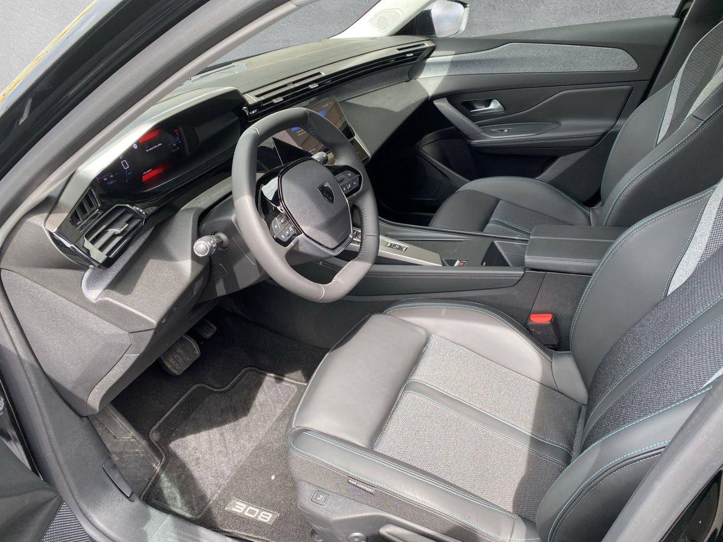 Fahrzeugabbildung Peugeot 308 SW Allure 1.2 PureTech 130 EU6e *ACC*Navi*Si