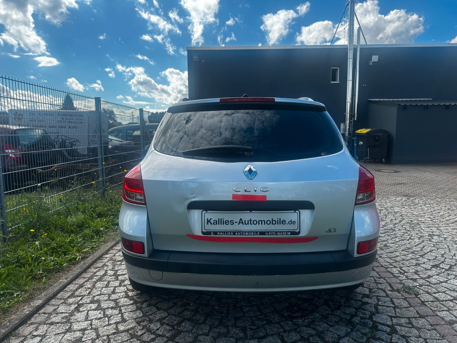 Fahrzeugabbildung Renault Clio Grandtour Navi / Klima / ZV / Dachreling