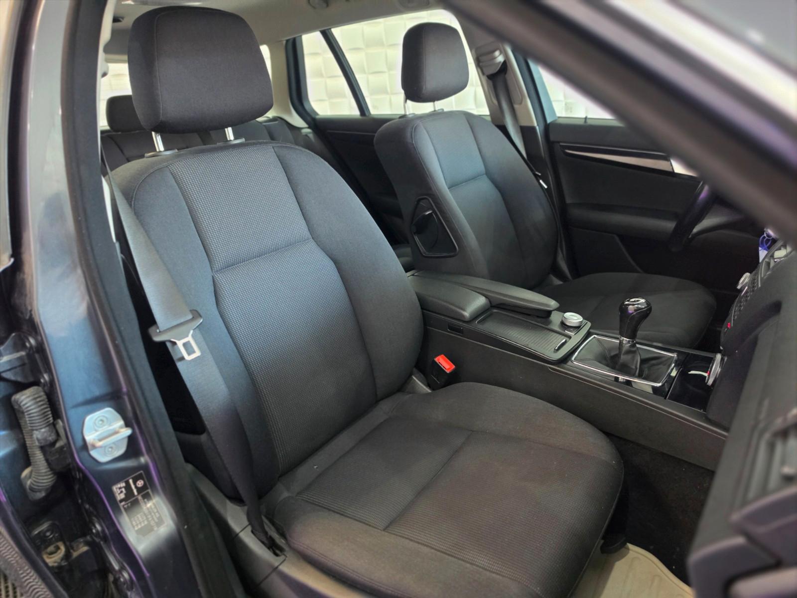 Mercedes-Benz C200 2010 — photo 20