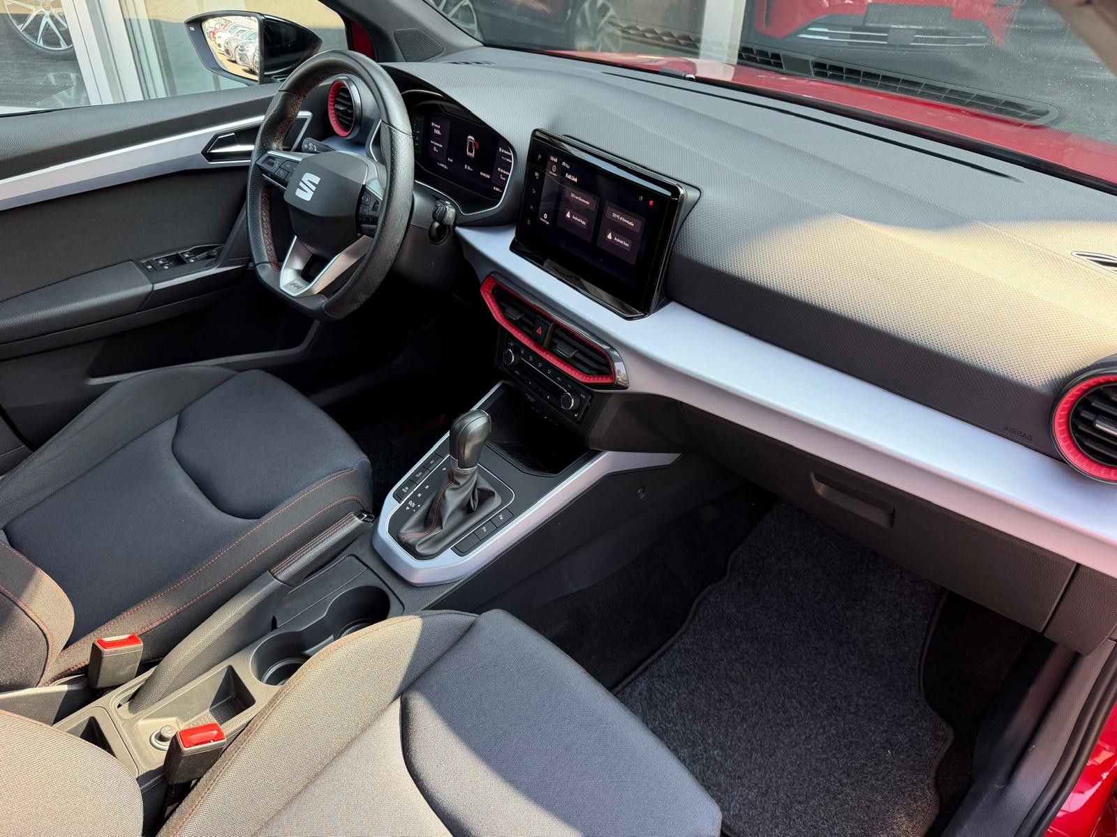Fahrzeugabbildung SEAT Arona 1,5 TSI FR DSG >LED+NAVI+SHZ+KAM+ACC+DAB+