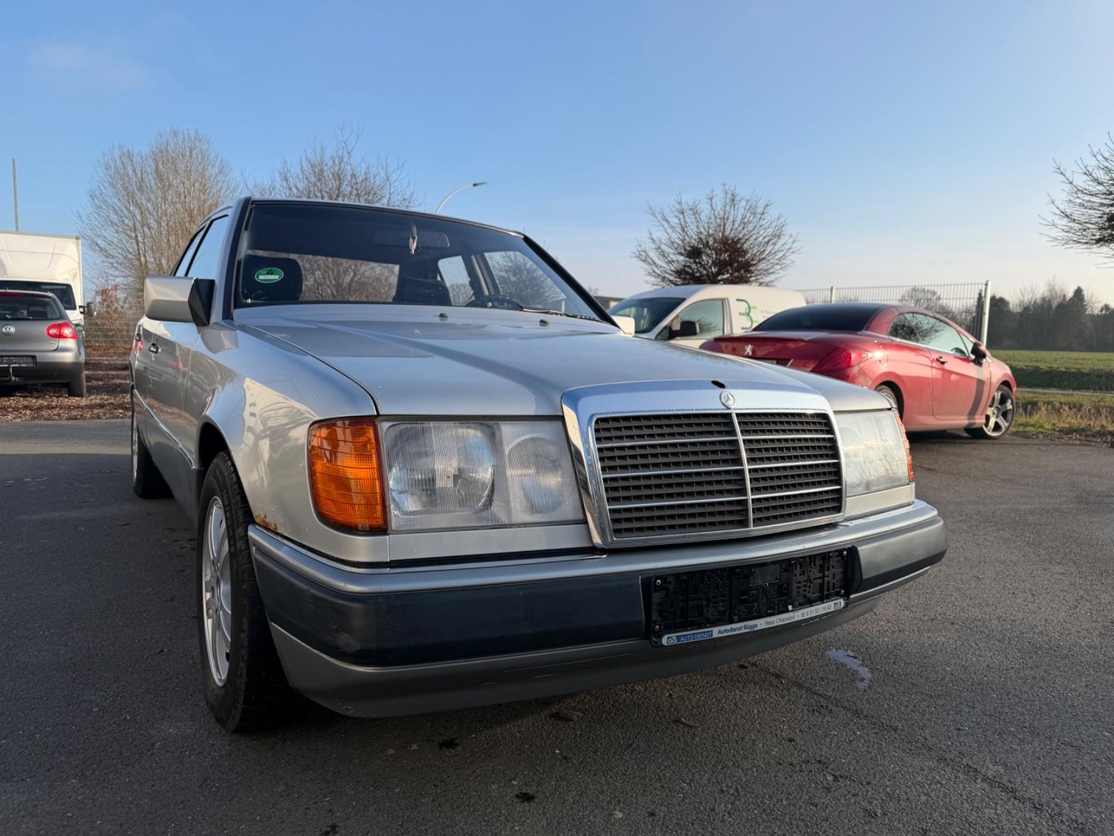 Mercedes-Benz E200 Lim.