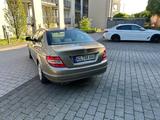 Mercedes-Benz C 220 CDI Elegance - Mercedes-Benz C 220: Elegance
