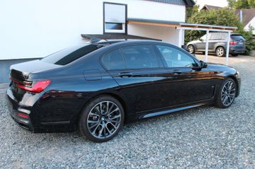 BMW 750 - 6