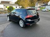 Volkswagen Golf VII 2.HAND/DSG/R-Line/STHZG/SHZG/NAVI/8FACH - VW Gebrauchtwagen von 2013