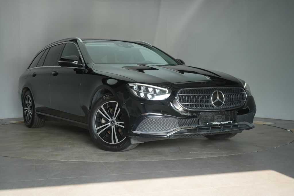 Image of Mercedes-Benz E 220