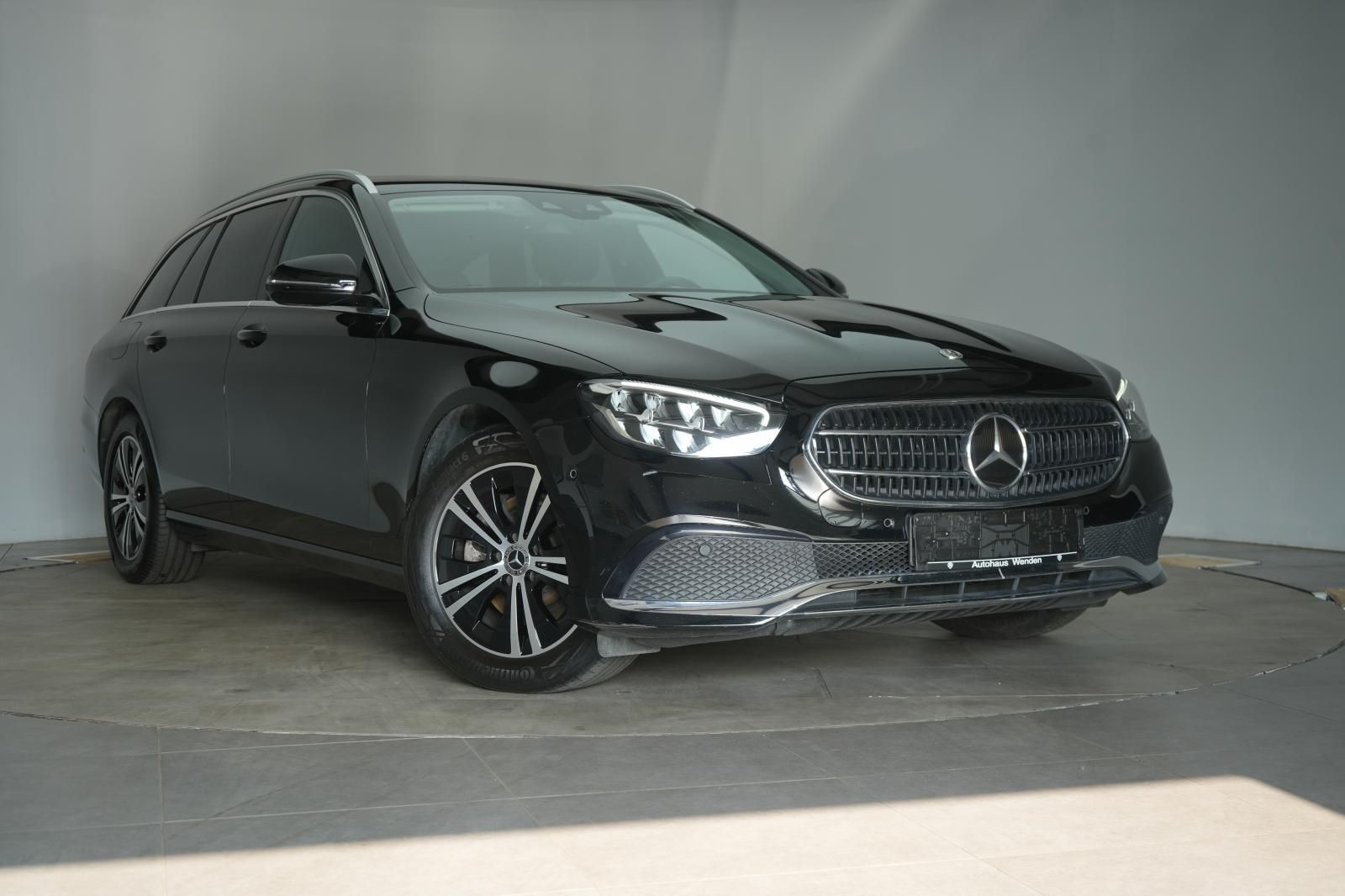 MERCEDES-BENZ E 220 d 4Matic T 9G-Tronic Distronic/Kamera/Burm