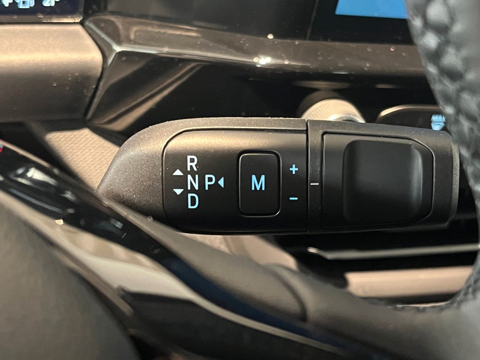 Fahrzeugabbildung Ford Tourneo Custom L1 Titanium AWD Automatik mit AHK