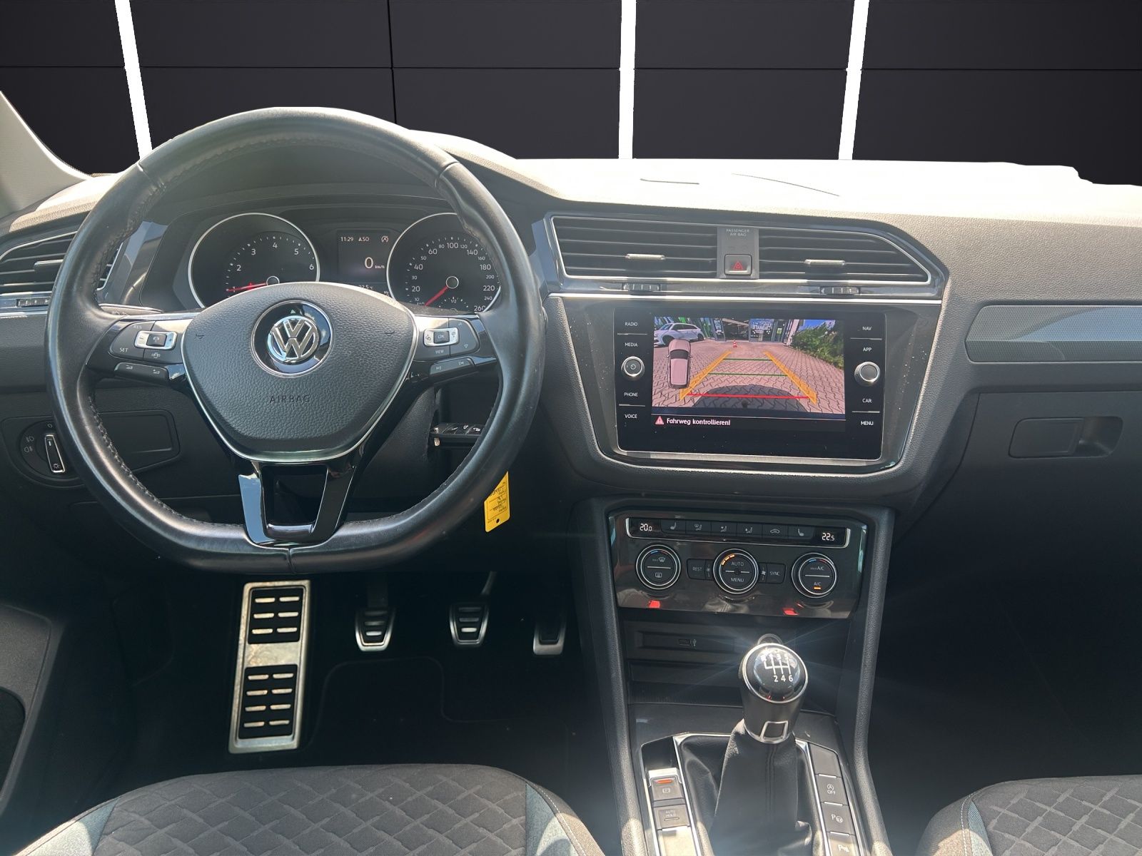 Fahrzeugabbildung Volkswagen Tiguan IQ.DRIVE LED Navi ACC AHK RFK SHZ