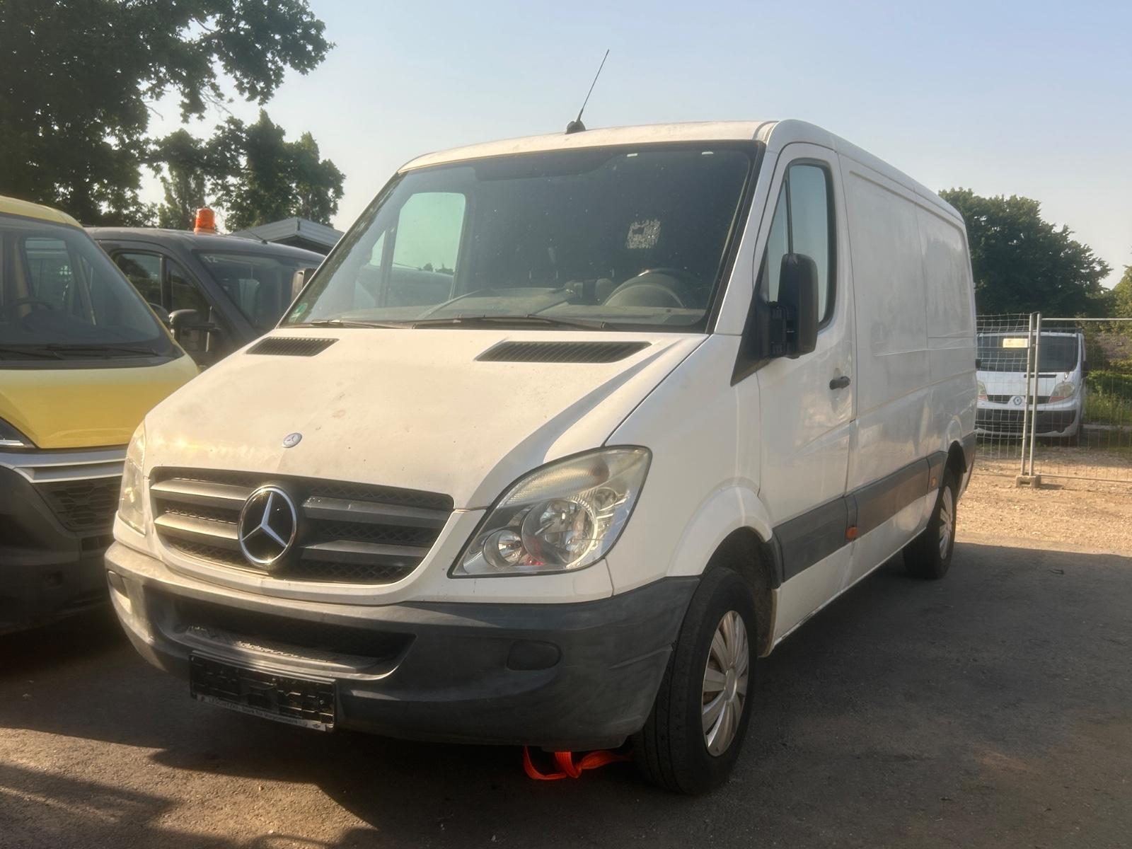 Mercedes-Benz Sprinter II Kasten 211 CDI *Motorschaden*